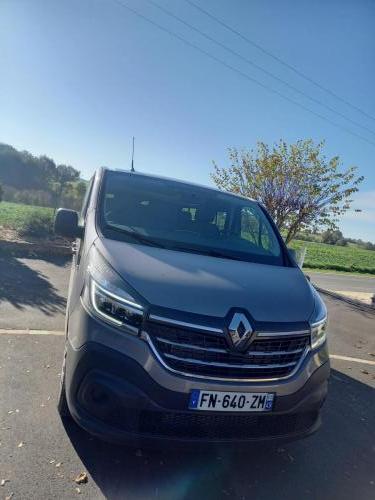 louez une voiture 9 places proximité angers